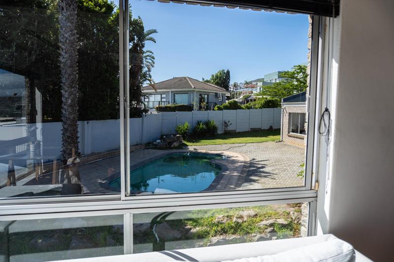 6 Bedroom Property for Sale in Plattekloof Western Cape